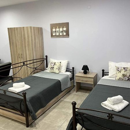 شقة Kaiafas Luxury Philoxenia Néa Péramos الغرفة الصورة